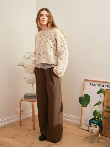 Модель 2403_6 DIY FLEUR SWEATER с инструкцией на английском языке
